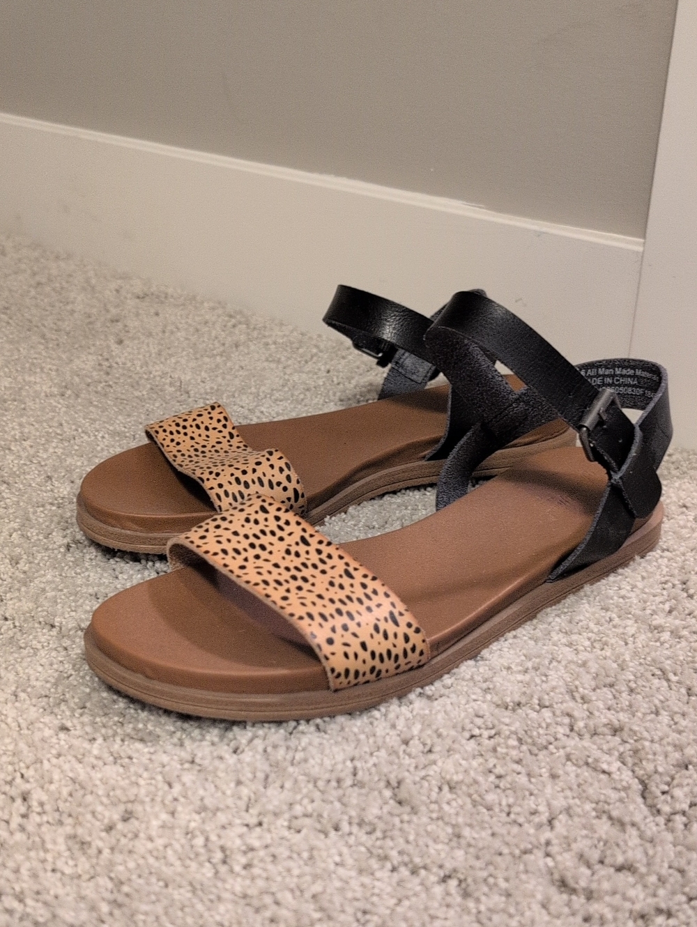 Women's Two-Tone Leopard Strap Sandals - Black & Tan
